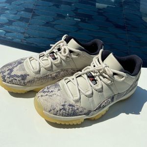 Jordan 11 low snake skin